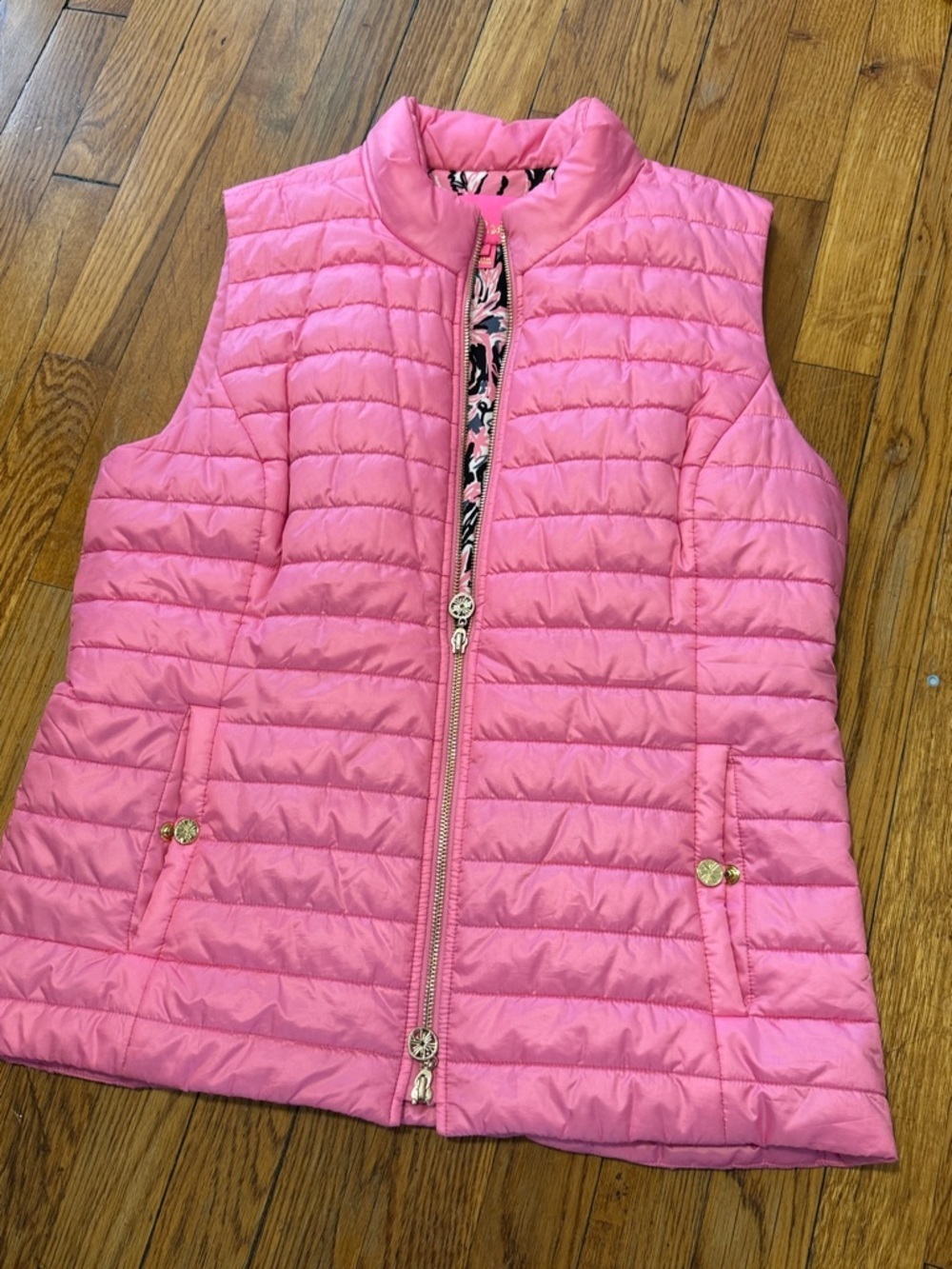 Lilly Pulitzer Elyn hibiscus Pink Puffer Vest 60th Anniversary Panda Print L